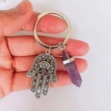 Llavero de mano de fatima con cristal de amatista