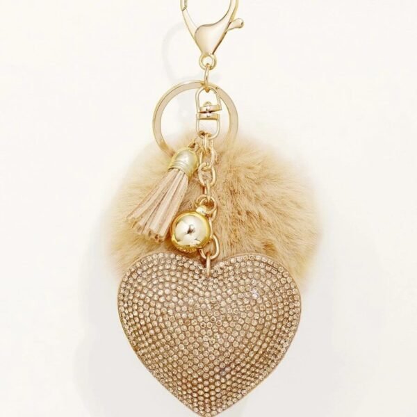 Llavero en forma de corazon y borla