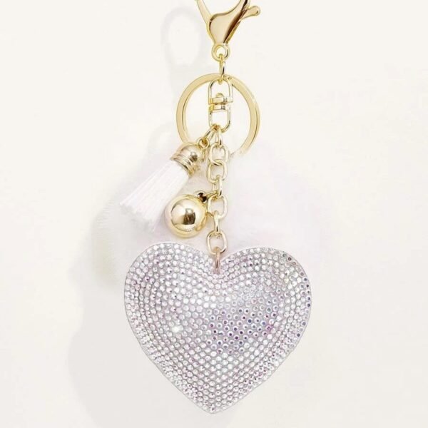 Llavero en forma de corazon y borla