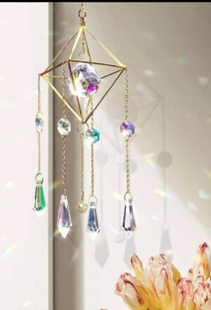 Campana de viento con figura geometrica y cristales